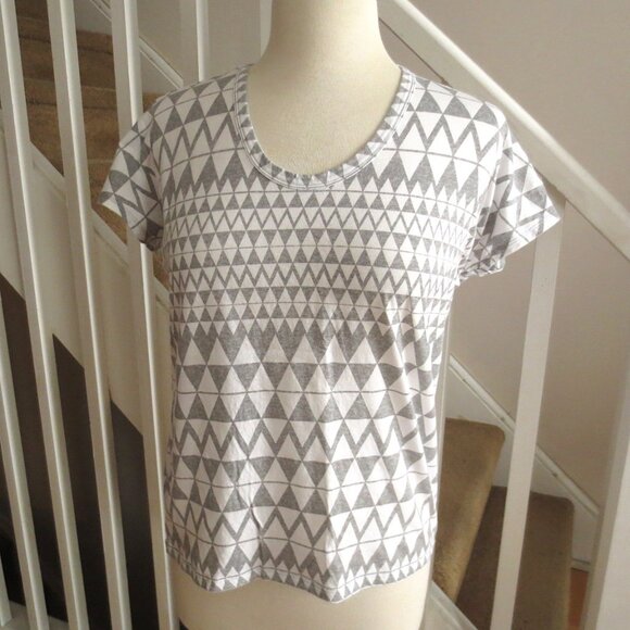 Gap Grey White Cotton Short Sleeve Geometric Aztec Print Pattern Tee T-Shirt - Picture 3 of 4